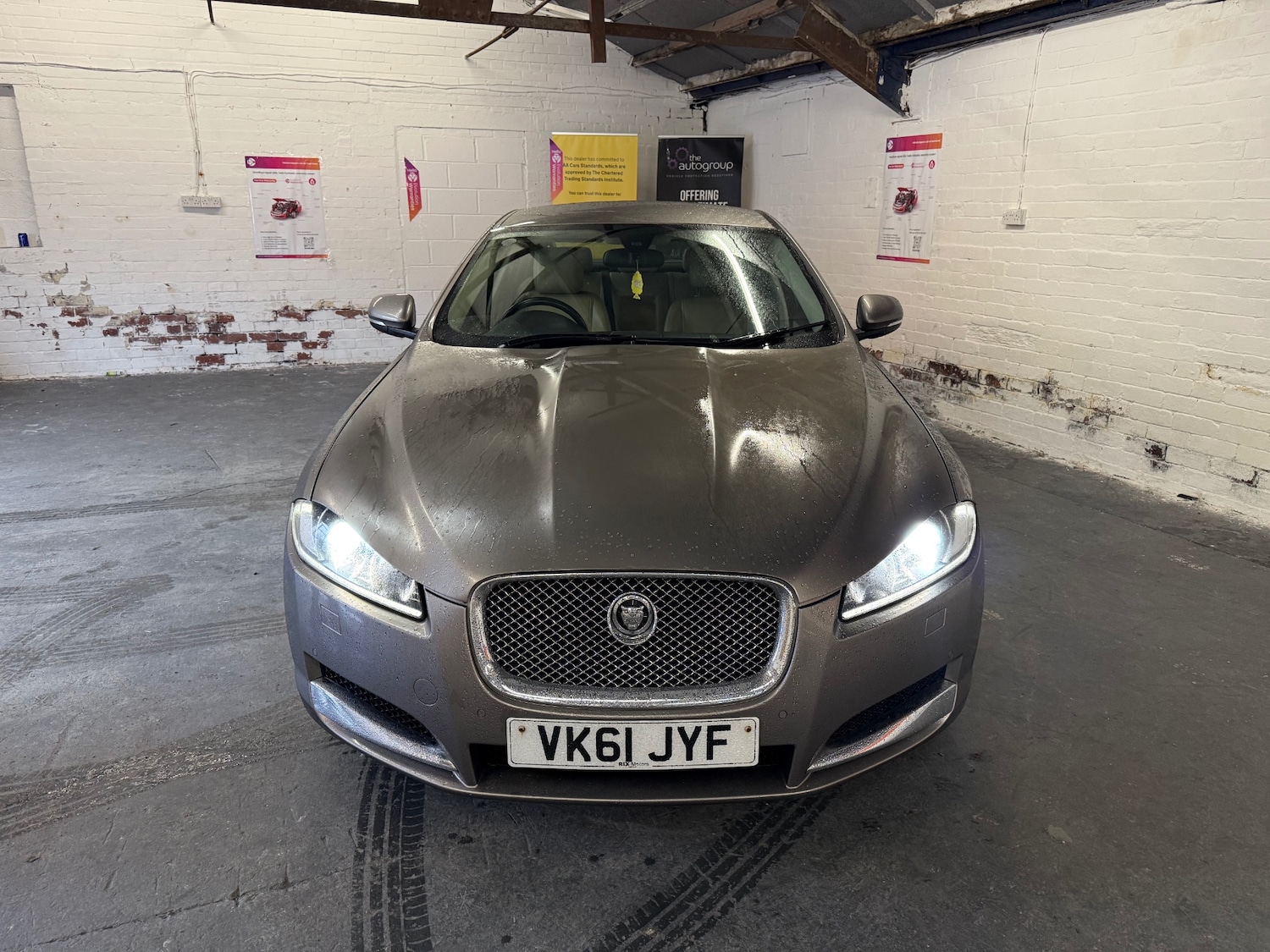 Used Jaguar XF 2011 for sale - 77505545: Photo 3