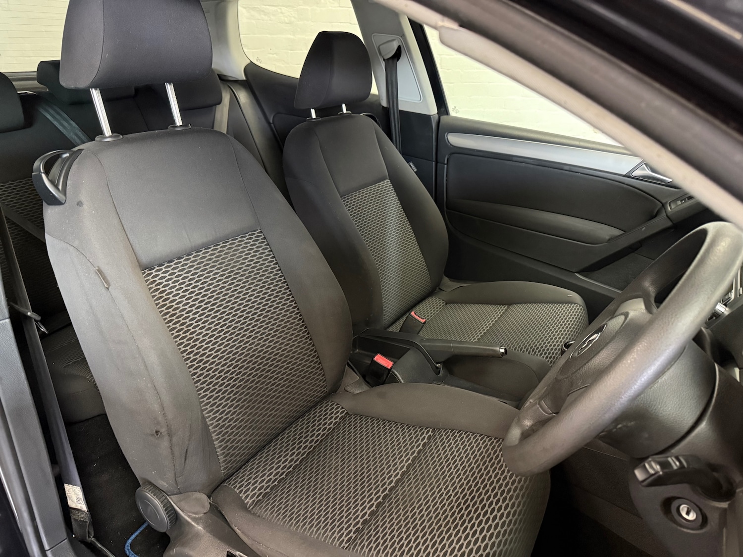 Used Volkswagen Golf 2011 for sale - 77141030: Photo 11