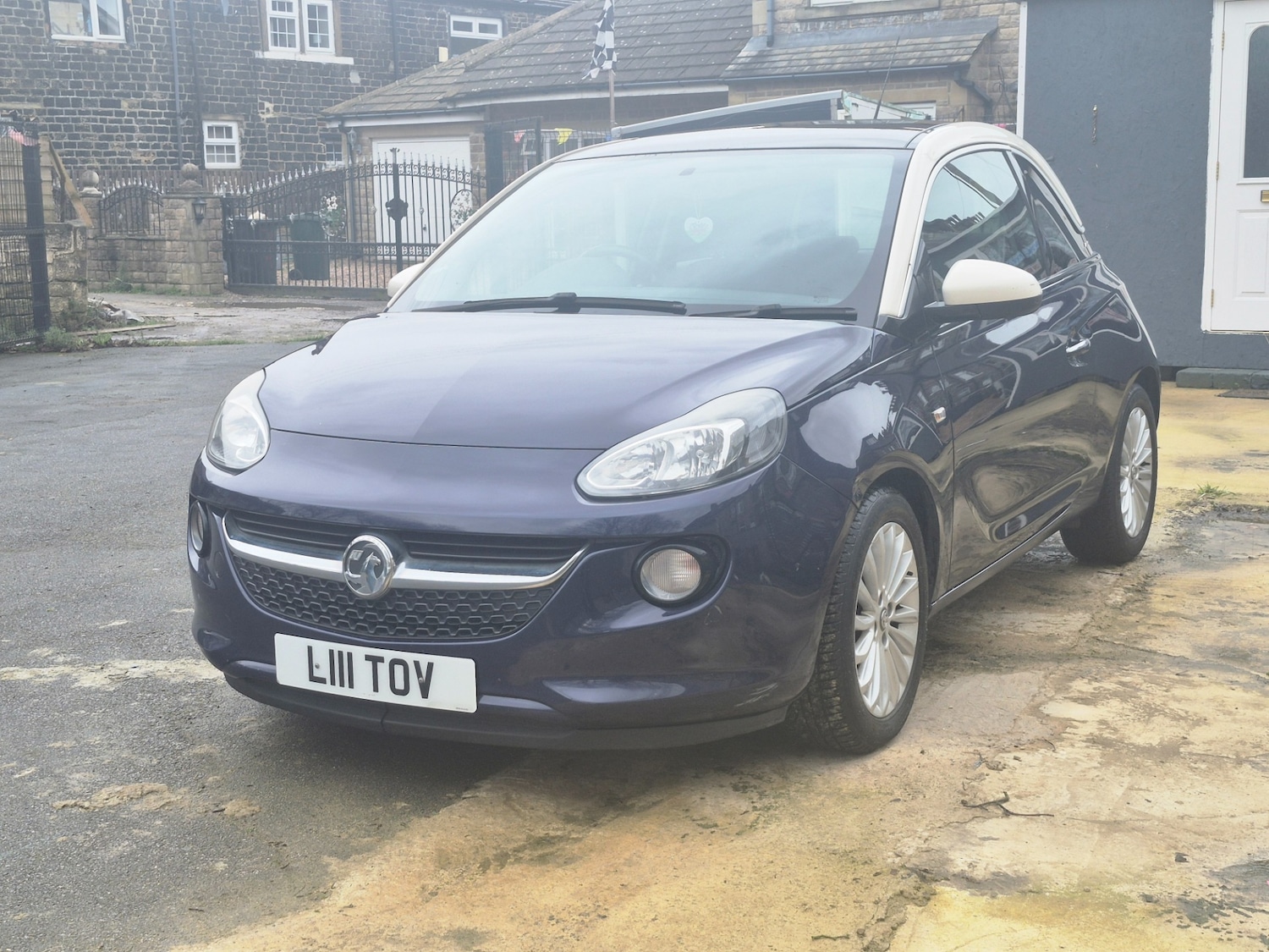 Used Vauxhall ADAM 2013 for sale - 77902045: Photo 3