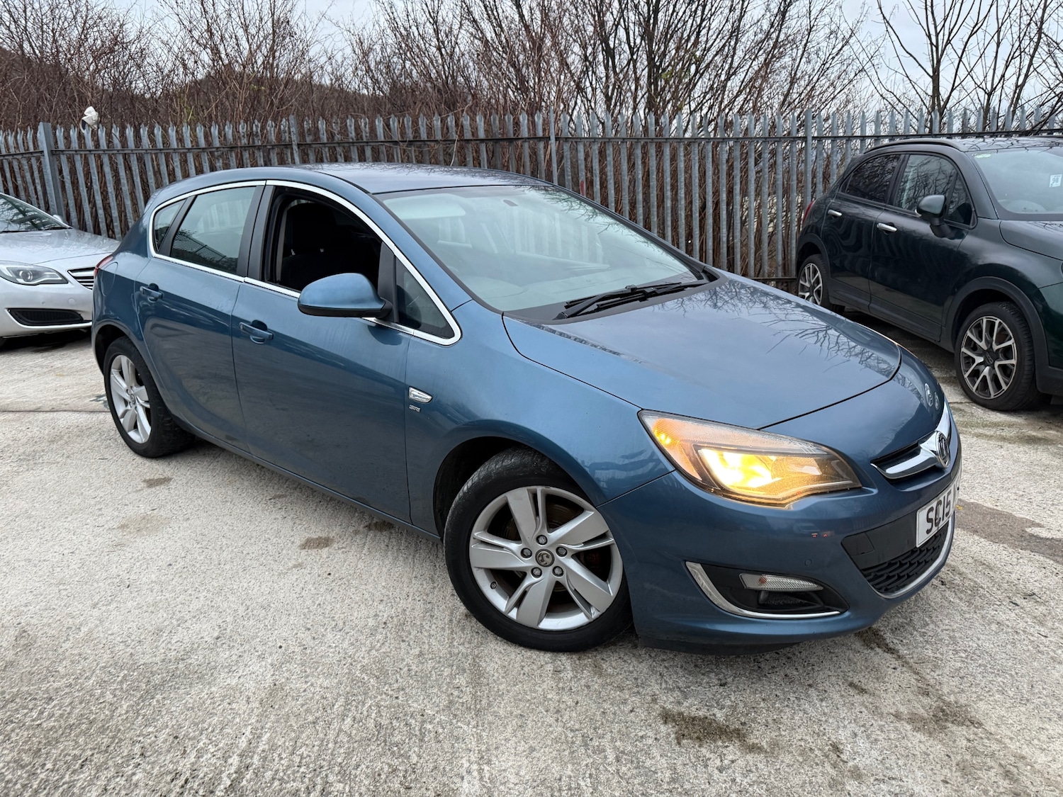 Used Vauxhall Astra 2015 for sale - 77058439: Photo 3