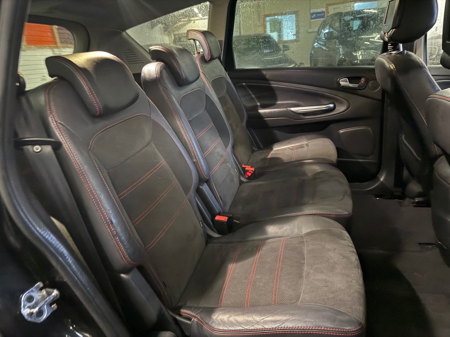 Used Ford S-Max 2014 for sale - 77141037: Photo 14