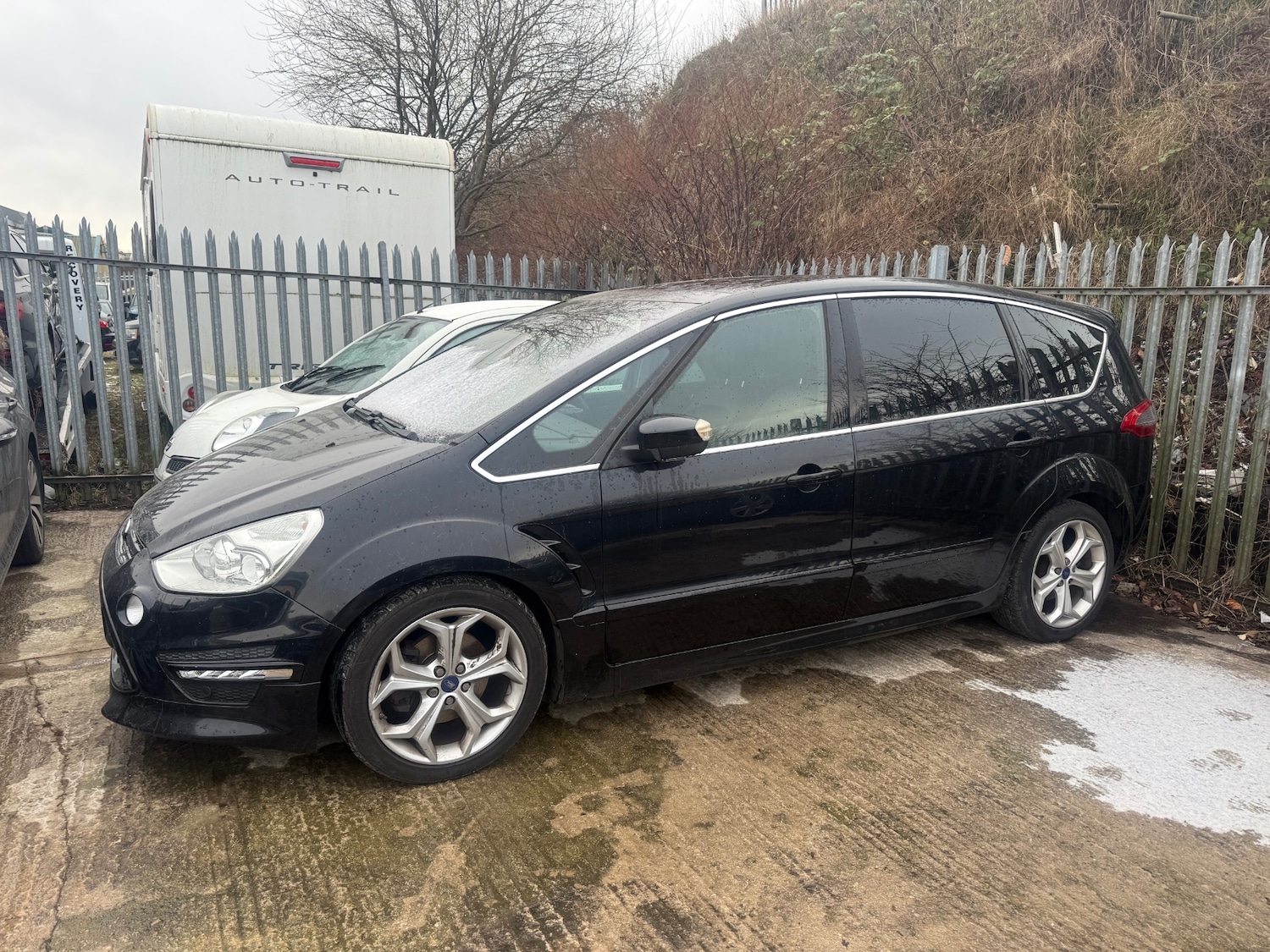 Used Ford S-Max 2014 for sale - 77141037: Photo 2