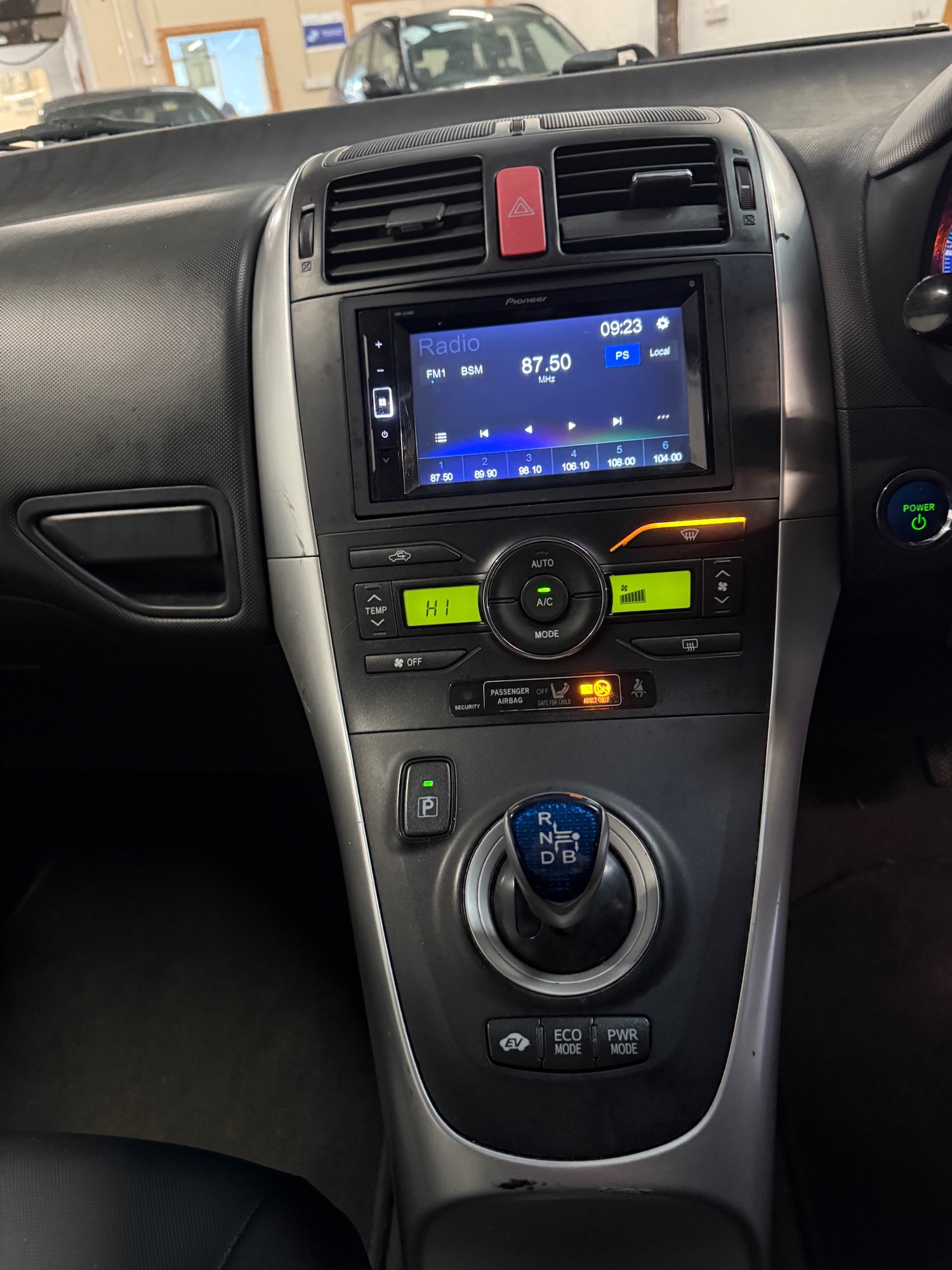 Used Toyota Auris 2011 for sale - 77141039: Photo 14