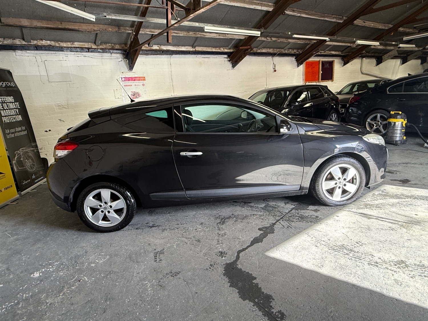 Used Renault Megane 2010 for sale - 77141019: Photo 8