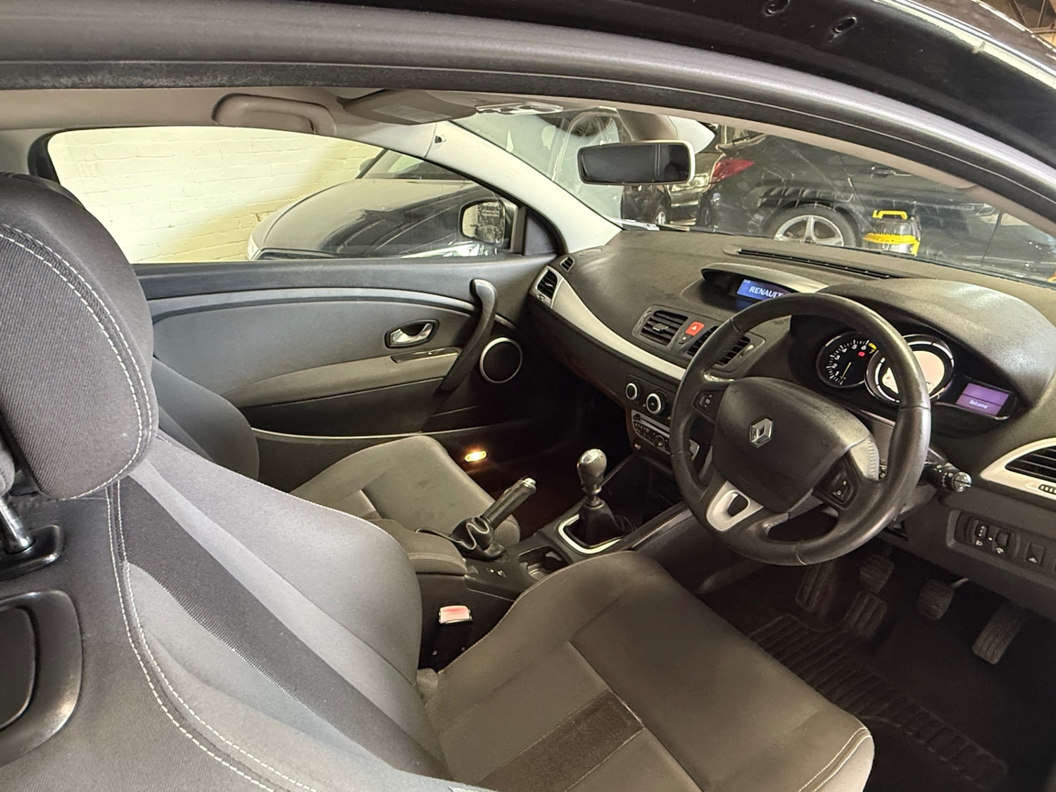 Used Renault Megane 2010 for sale - 77141019: Photo 9