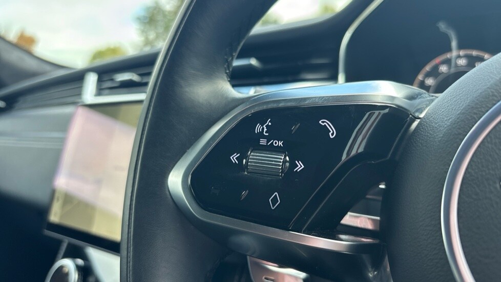 Used Jaguar F-Pace 2023 for sale - 76033870: Photo 25