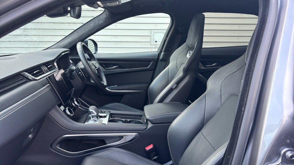 Used Jaguar F-Pace 2023 for sale - 76033870: Photo 3