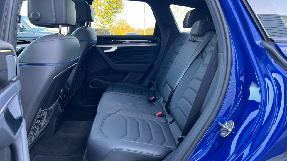 Used Volkswagen Touareg 2023 for sale - 76871541: Photo 14