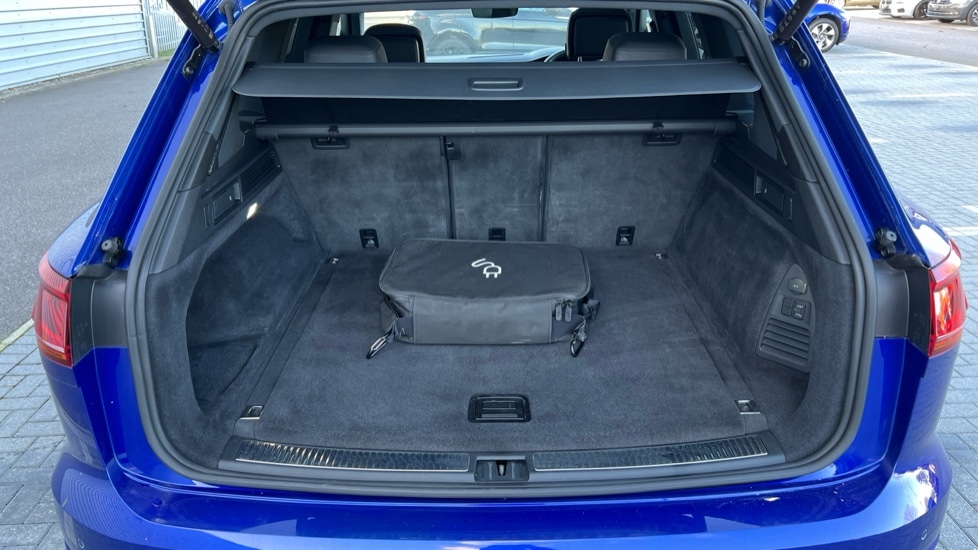 Used Volkswagen Touareg 2023 for sale - 76871541: Photo 15