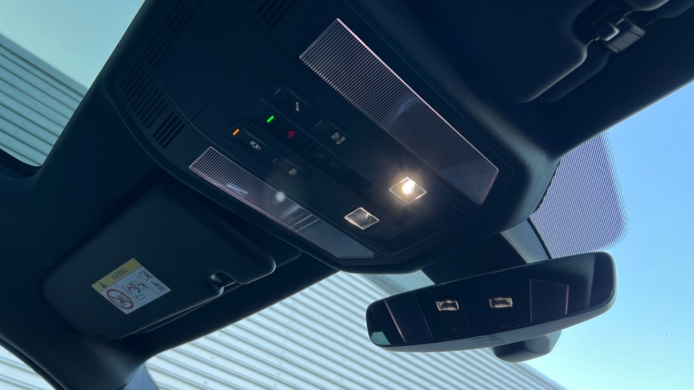 Used Volkswagen Touareg 2023 for sale - 76871541: Photo 41