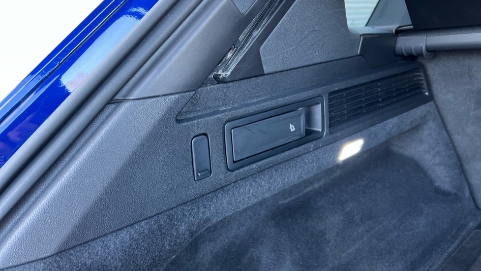 Used Volkswagen Touareg 2023 for sale - 76871541: Photo 52