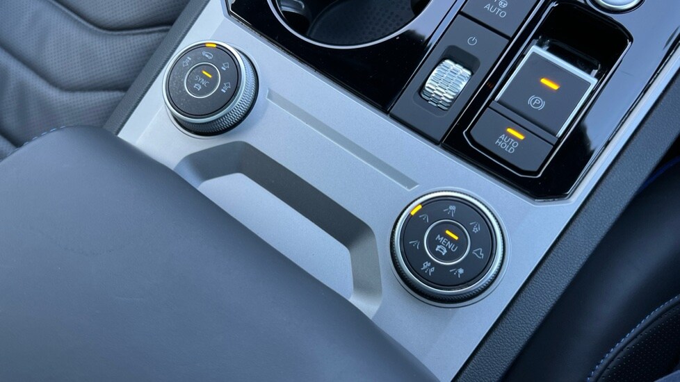 Used Volkswagen Touareg 2023 for sale - 76871541: Photo 64