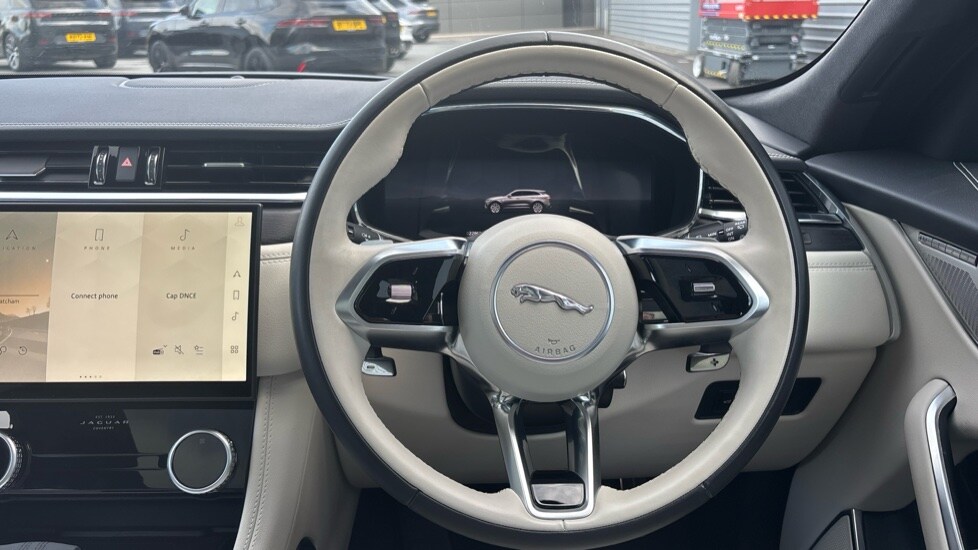 Used Jaguar F-Pace 2024 for sale - 76475192: Photo 15