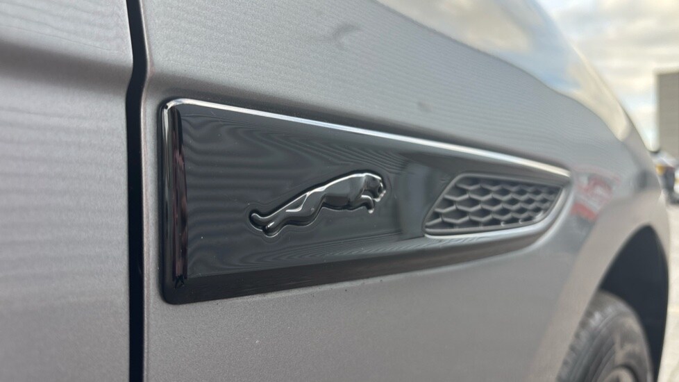 Used Jaguar F-Pace 2024 for sale - 76475192: Photo 20