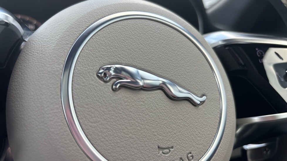 Used Jaguar F-Pace 2024 for sale - 76475192: Photo 36