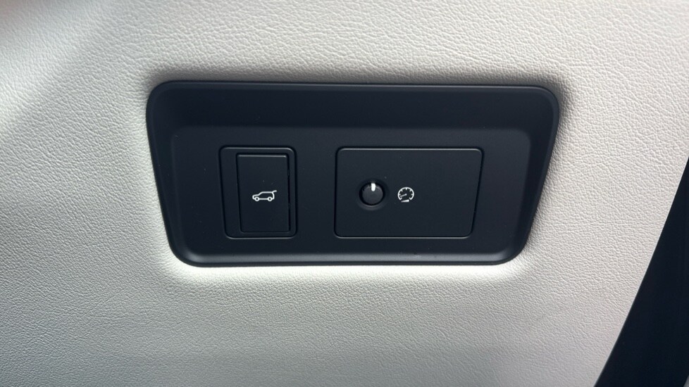 Used Jaguar F-Pace 2024 for sale - 76475192: Photo 37