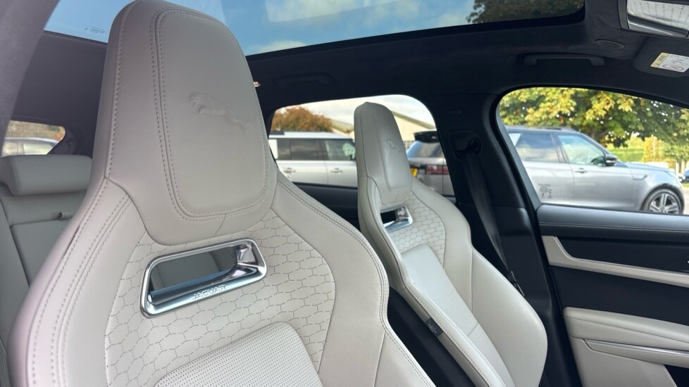 Used Jaguar F-Pace 2024 for sale - 76475192: Photo 47