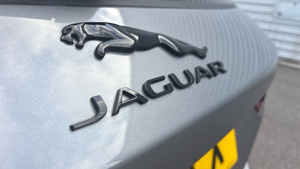 Used Jaguar F-Pace 2024 for sale - 76475192: Photo 53