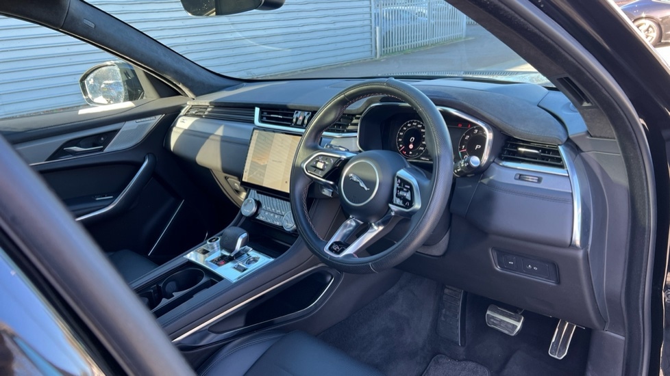 Used Jaguar F-Pace 2024 for sale - 76773366: Photo 32