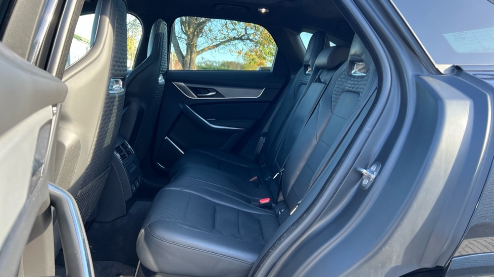 Used Jaguar F-Pace 2024 for sale - 76773366: Photo 4