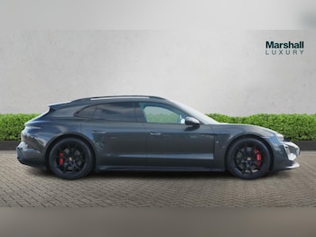 Used Porsche Taycan 2022 for sale - 76234012: Photo