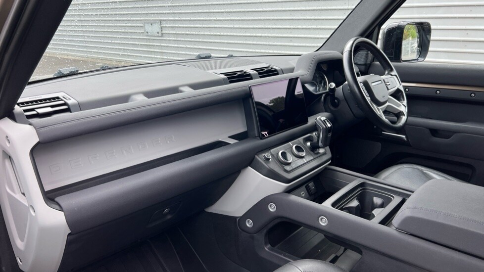 Used Land Rover Defender 2022 for sale - 76868577: Photo 10