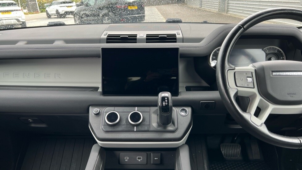 Used Land Rover Defender 2022 for sale - 76868577: Photo 12