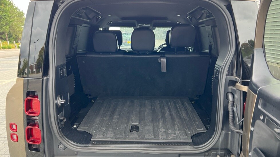 Used Land Rover Defender 2022 for sale - 76868577: Photo 15