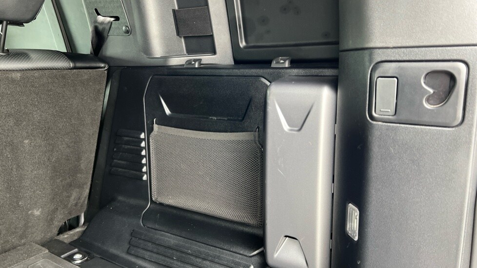 Used Land Rover Defender 2022 for sale - 76868577: Photo 28