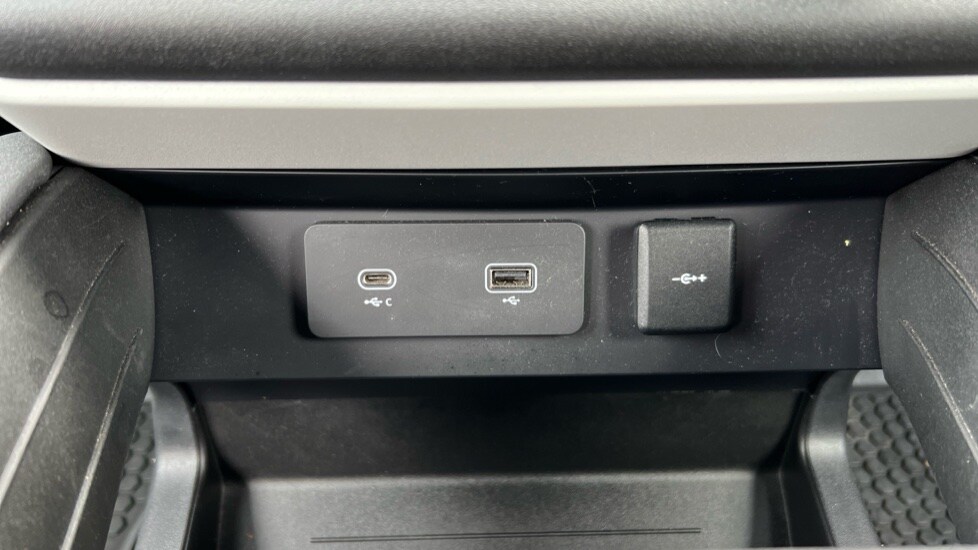 Used Land Rover Defender 2022 for sale - 76868577: Photo 43