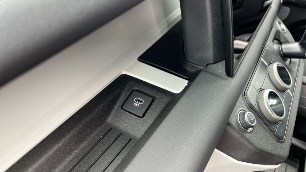 Used Land Rover Defender 2022 for sale - 76868577: Photo 44