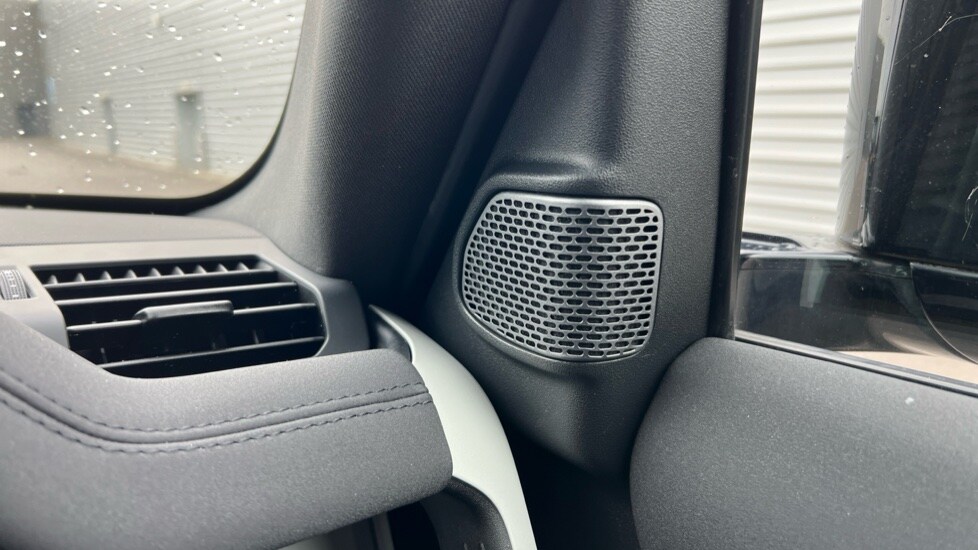 Used Land Rover Defender 2022 for sale - 76868577: Photo 53