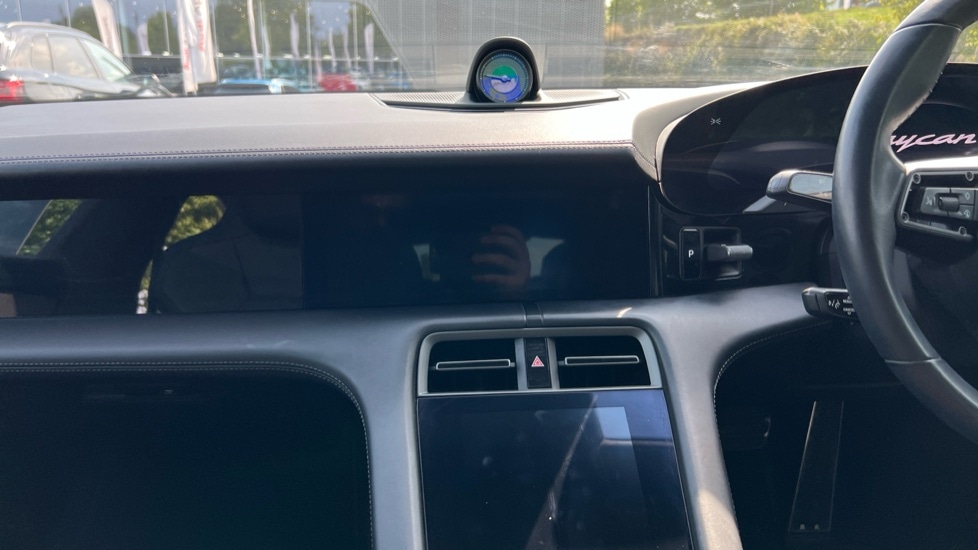 Used Porsche Taycan 2020 for sale - 76384454: Photo 12