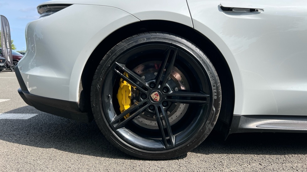 Used Porsche Taycan 2020 for sale - 76384454: Photo 19