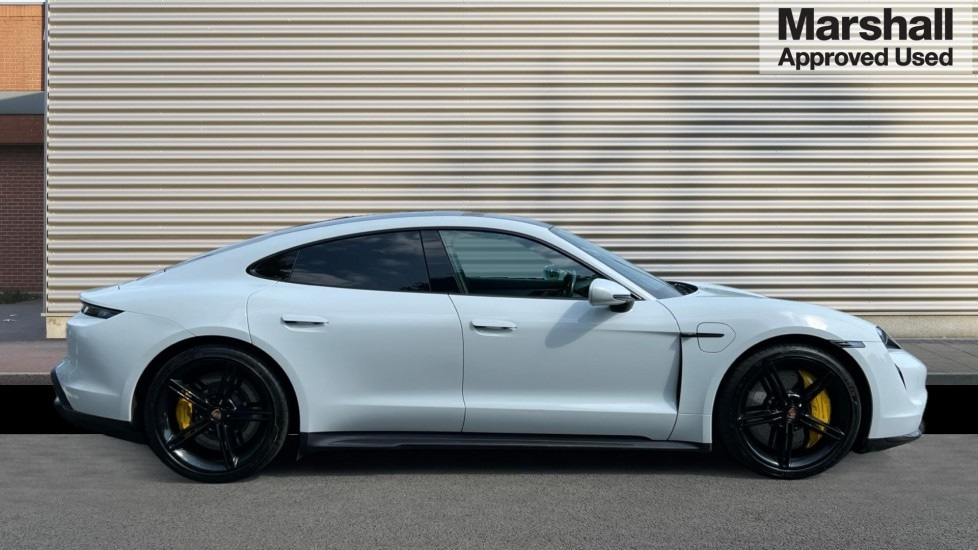 Used Porsche Taycan 2020 for sale - 76384454: Photo 2