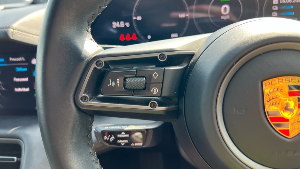 Used Porsche Taycan 2020 for sale - 76384454: Photo 23