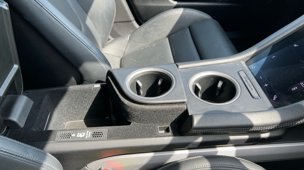 Used Porsche Taycan 2020 for sale - 76384454: Photo 28