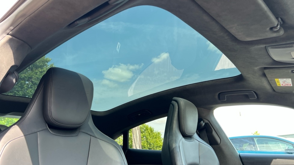 Used Porsche Taycan 2020 for sale - 76384454: Photo 31