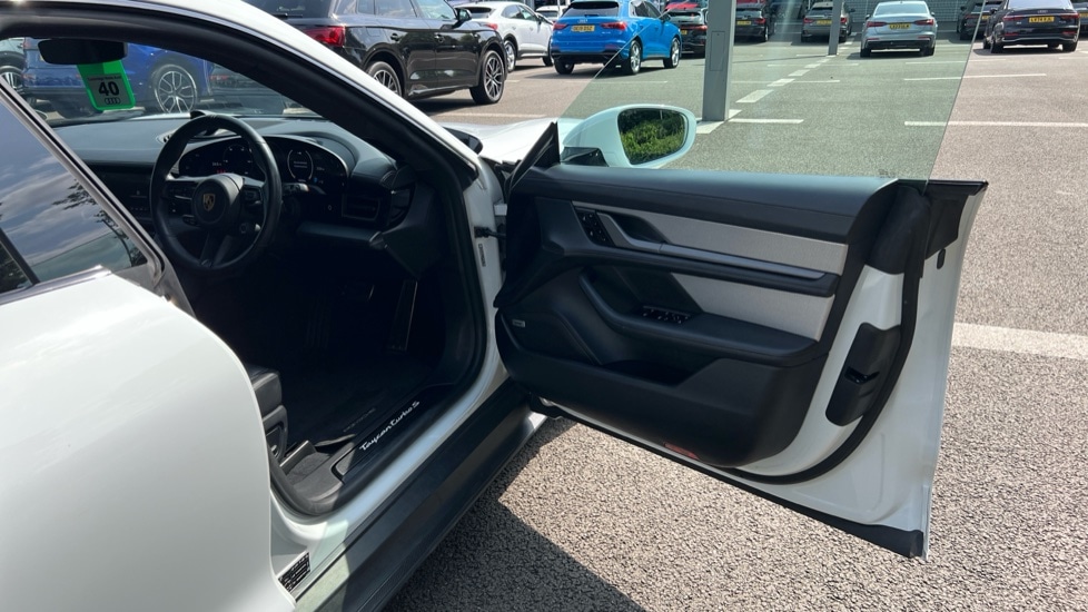 Used Porsche Taycan 2020 for sale - 76384454: Photo 36