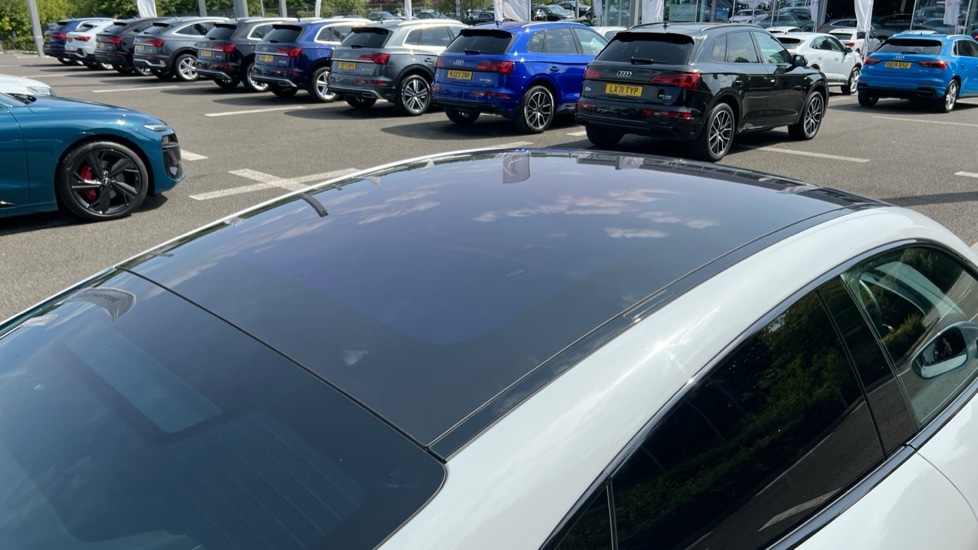 Used Porsche Taycan 2020 for sale - 76384454: Photo 43