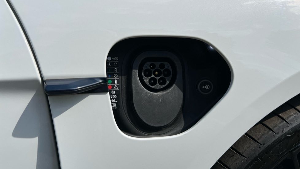 Used Porsche Taycan 2020 for sale - 76384454: Photo 55