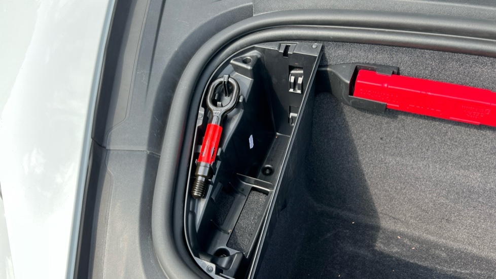 Used Porsche Taycan 2020 for sale - 76384454: Photo 57