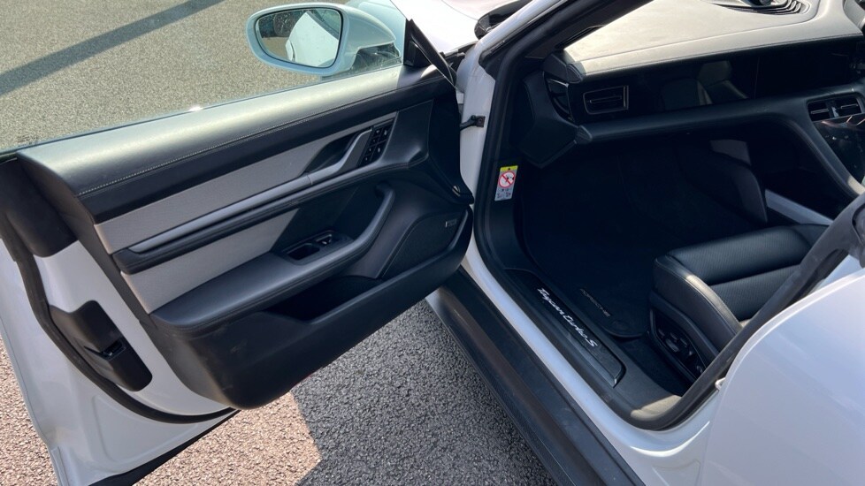 Used Porsche Taycan 2020 for sale - 76384454: Photo 61