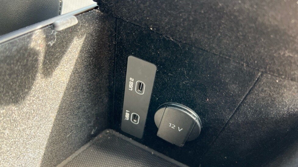 Used Porsche Taycan 2020 for sale - 76384454: Photo 81