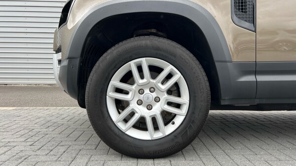 Used Land Rover Defender 2022 for sale - 75394441: Photo 17