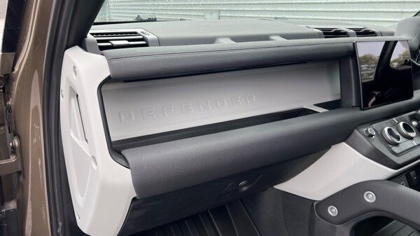 Used Land Rover Defender 2022 for sale - 75394441: Photo 33