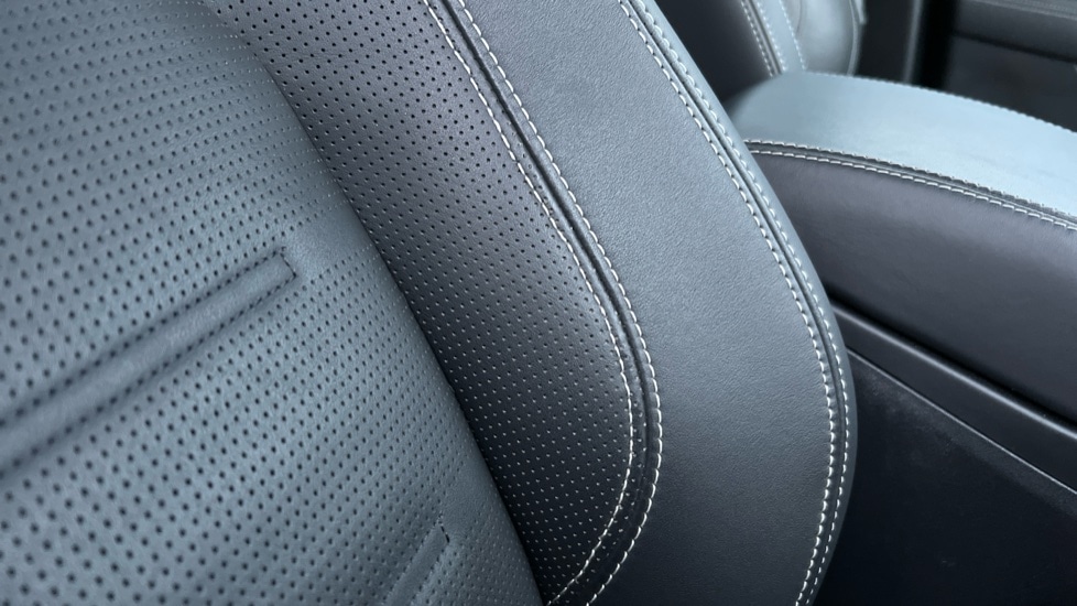 Used Jaguar E-Pace 2023 for sale - 76869282: Photo 44