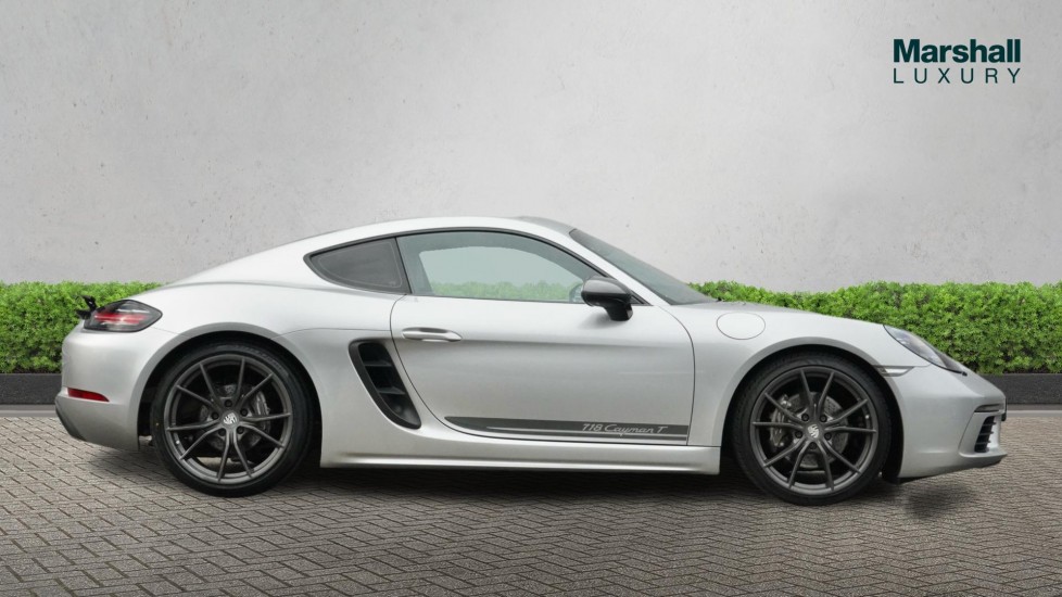 Used Porsche Cayman 2020 for sale - 75929739: Photo 2