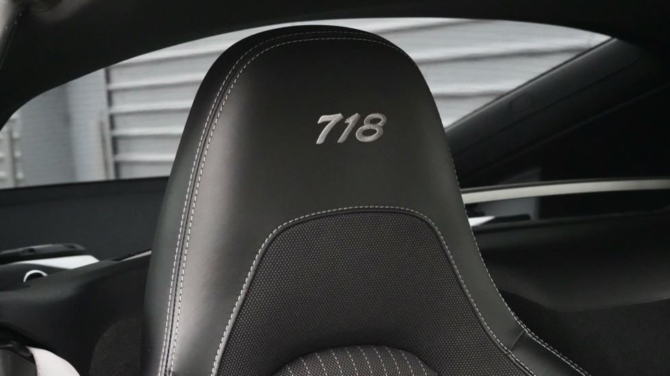 Used Porsche Cayman 2020 for sale - 75929739: Photo 28