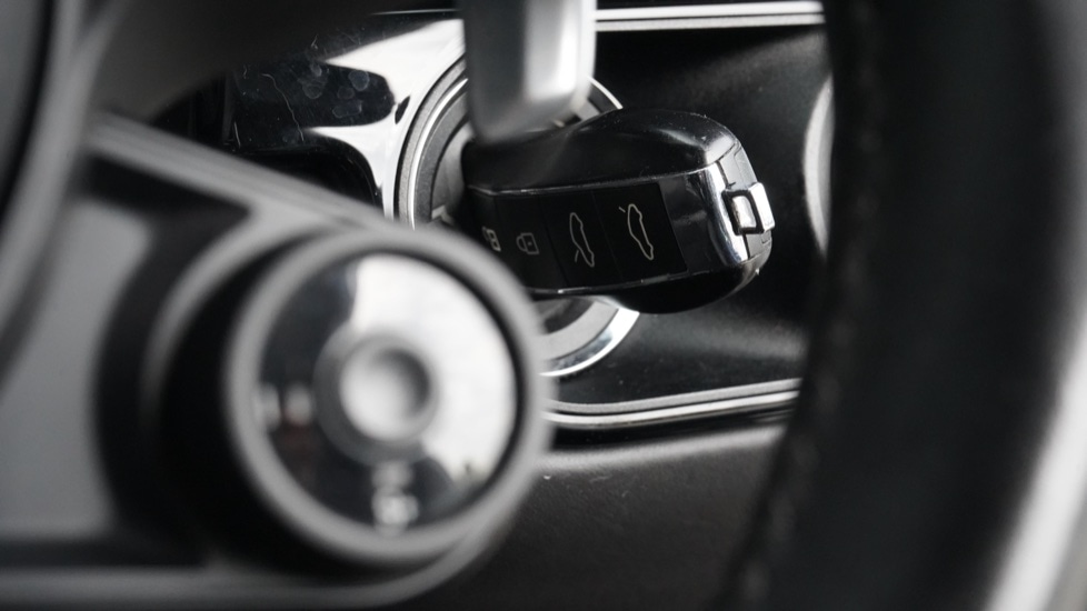 Used Porsche Cayman 2020 for sale - 75929739: Photo 30